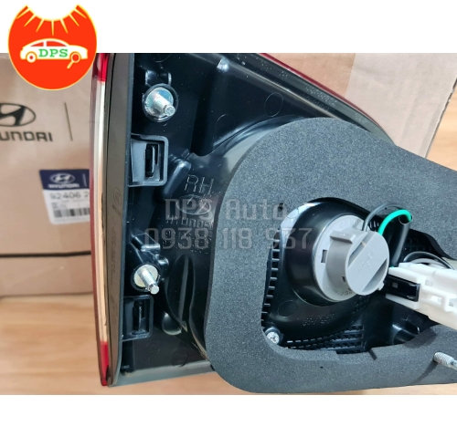 Đèn cốp (đèn hậu miếng trong) Hyundai SantaFe 2009-2012 chính hãng 92406-2B500