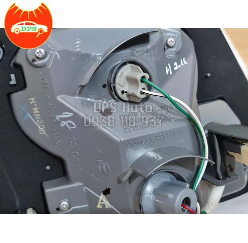 Đèn cốp Toyota Fortuner chính hãng 81580-0K150 (đèn lái sau miếng trong)
