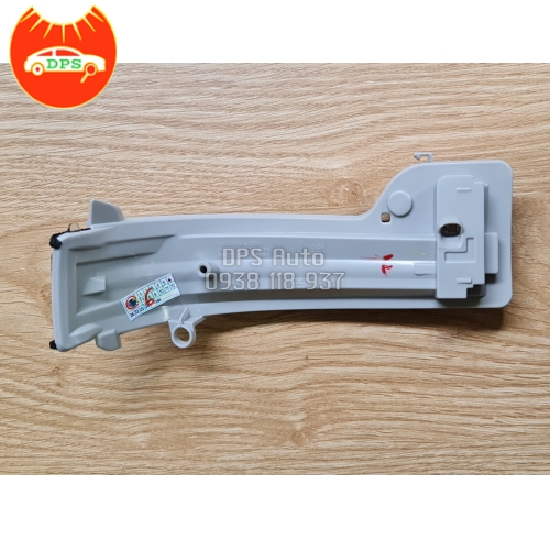 Đèn xi nhan gương Toyota Innova 2018