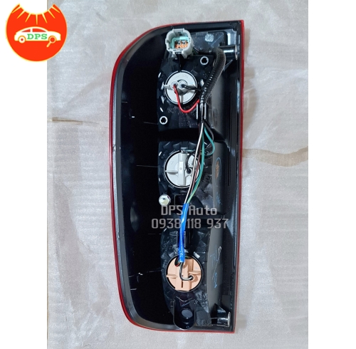 Đèn lái (đèn hậu) Nissan Navara -2014 chính hãng 26550-EB71A 26555-EB71A