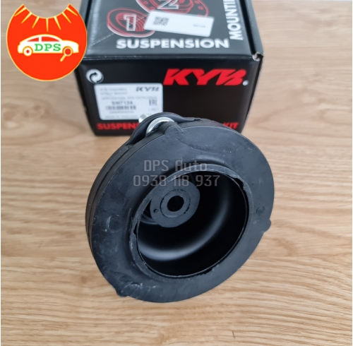 Bát bèo trước Toyota Fortuner hiệu KYB SM7124