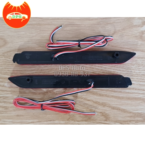 Đèn phản quang sau Toyota Innova Fortuner Camry có led