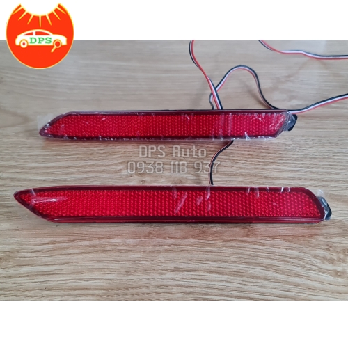 Đèn phản quang sau Toyota Innova Fortuner Camry có led