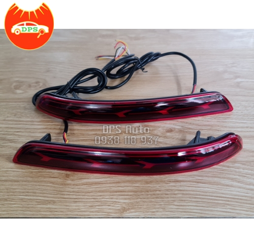 Đèn phản quang cản sau Toyota Innova 2016-2022 có led