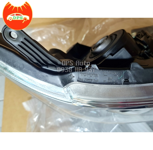 Đèn pha Toyota Fortuner 2009-2011 chính hãng Toyota 811300K260