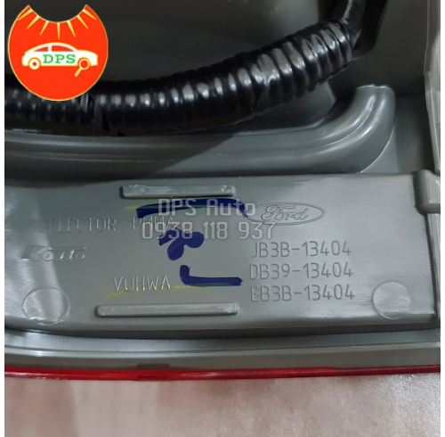 Đèn lái sau RH Ford Ranger 2012-2021 chính hãng JB3Z13404J (chóa xám)