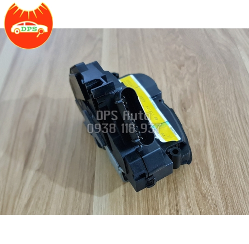 Ổ khóa ngậm cửa trước LH Ford Fiesta chính hãng AB3921813EB