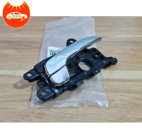 Tay mở cửa sau bên trong Kia Cerato, K3 chính hãng 82620-A7010CR
