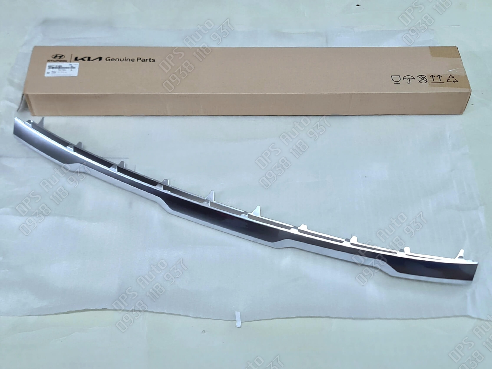 Ốp cản trước Hyundai Santafe 2021-2023 86577-S1600