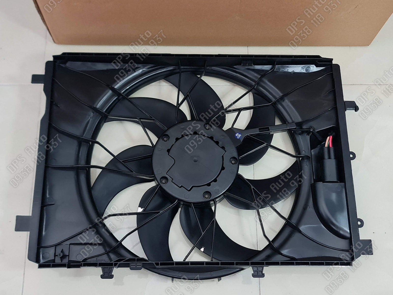 Quạt két nước Mercedes C300 E300 A2049066802